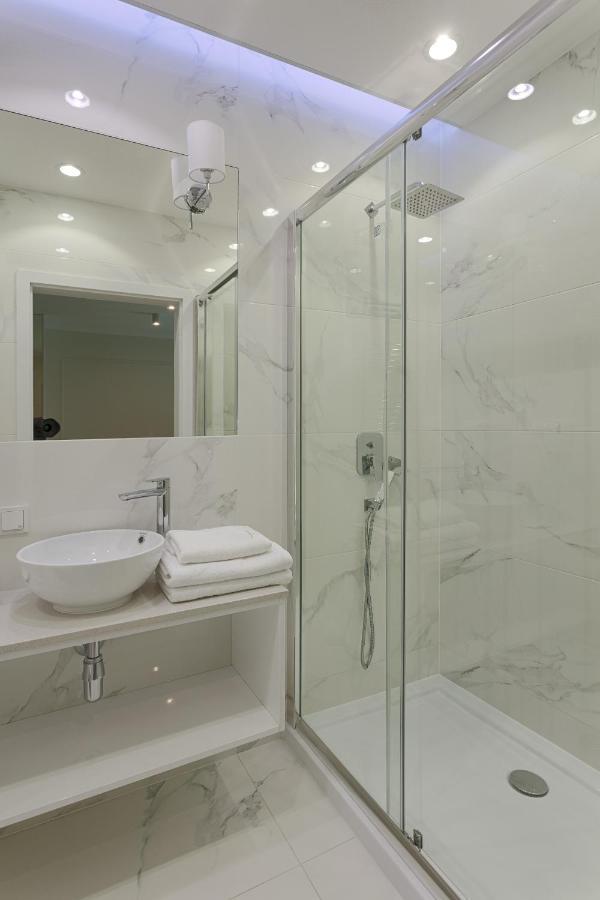 Mennica Residence Luxury Location Varşovia Exterior foto