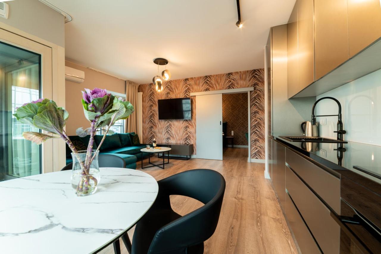 Mennica Residence Luxury Location Varşovia Exterior foto